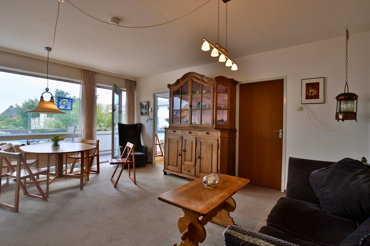 Wohnung mit großem Süd-West-Balkon, 2 Schlafzimmern und viel Potenzial