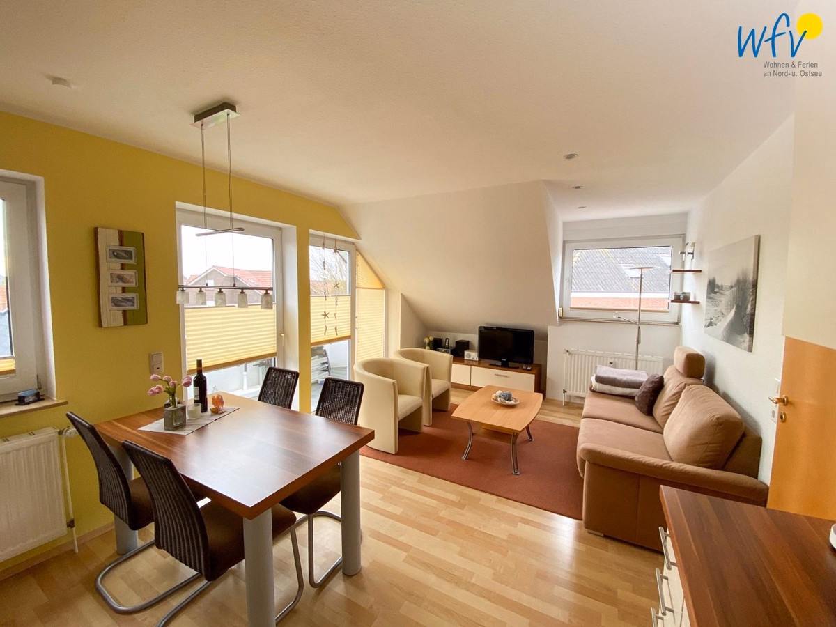 Optimal geschnittene Ferienwohung mit Platz für vier Gäste und Balkon mit Blick auf den alten Leuchtturm