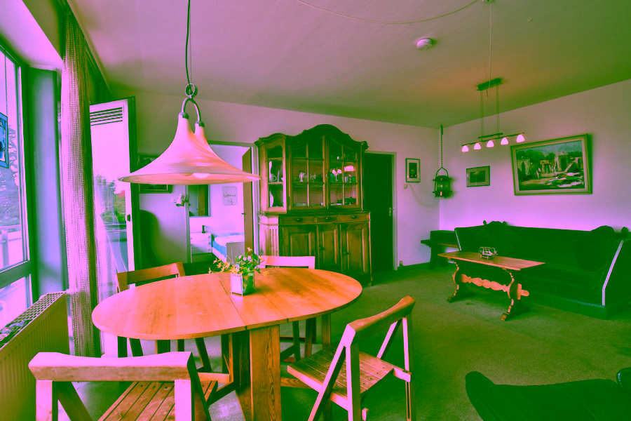 Wohnung mit großem Süd-West-Balkon, 2 Schlafzimmern und viel Potenzial - Esstisch (11897)