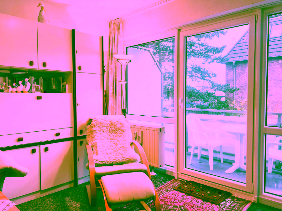 Klein und fein! Wohnungen in zentraler Lage mit viel Potenzial und Balkon - Wohnzimmer (9580)