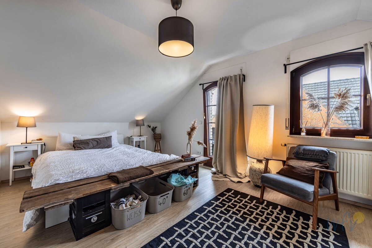 obere Wohnung Schlafzimmer