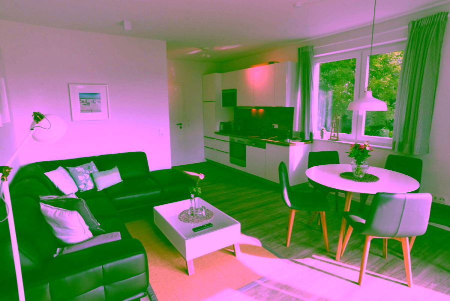 Ihre Auszeit am Meer – modernes Haus mit zwei Ferienwohnungen, Balkon, Garten und zentral! - Wohn- Essbereich Osterhus (5345)