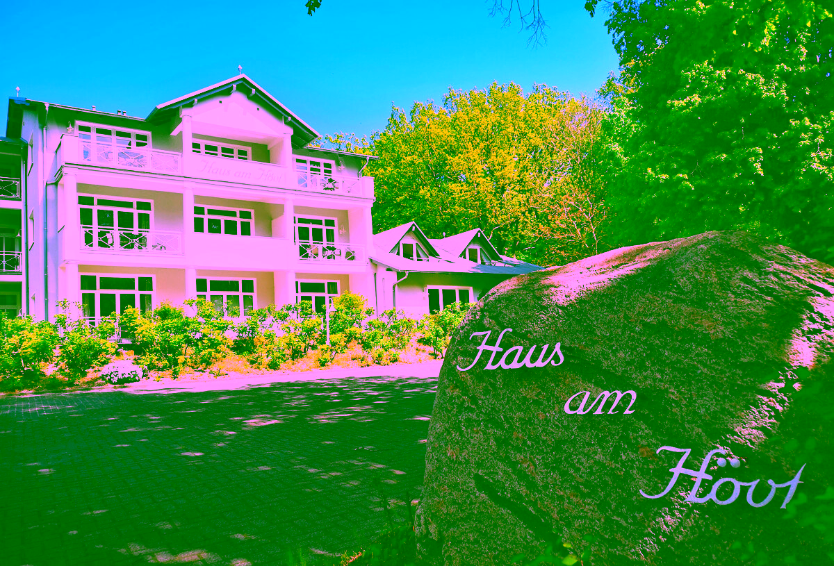 Villa im malerischen Naturidylle mit 20 Wohnungen und bestem Meerblick. (Einzelverkauf)