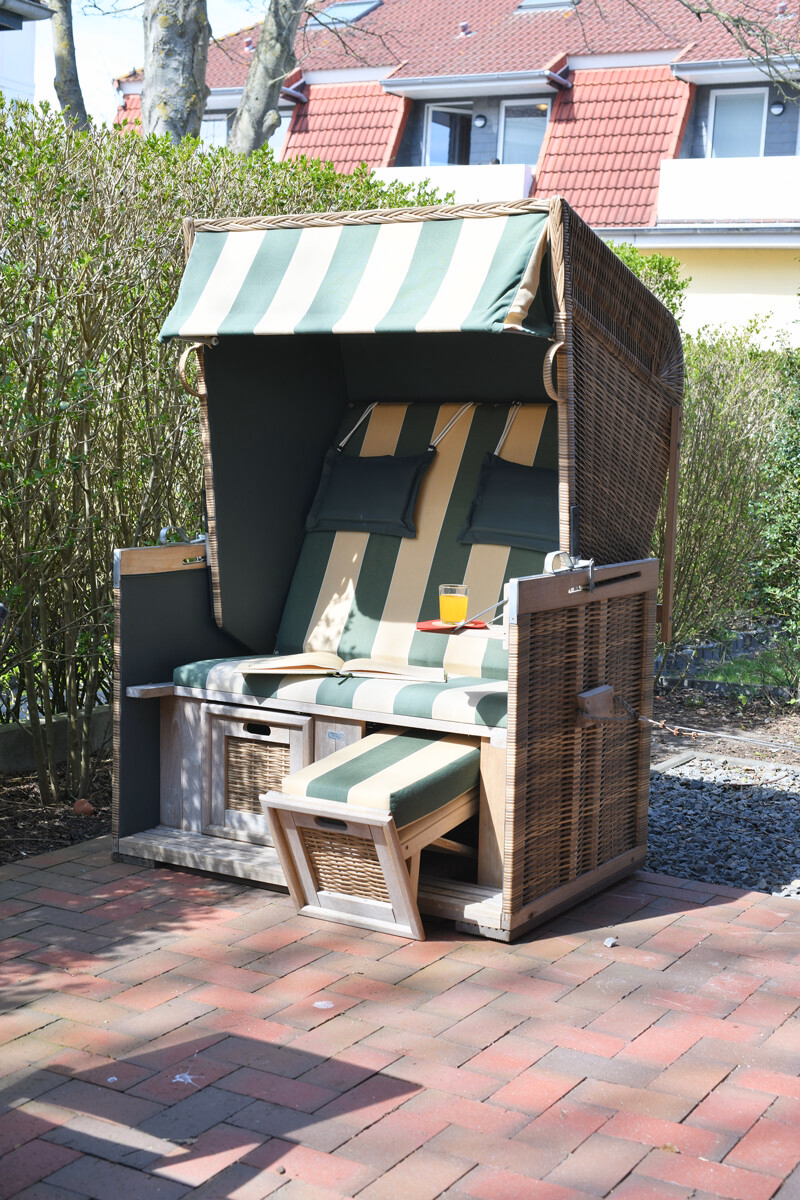 Stilvolle, barrierefreie Ferienwohnung mit Terrasse in ruhiger Lage am Rosengarten