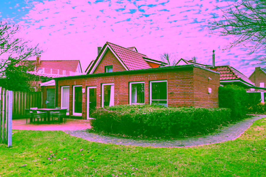 Mittendrin im Grünen: Traumhaus mit vier Wohneinheiten am Park - Hausansicht Garten (10694)