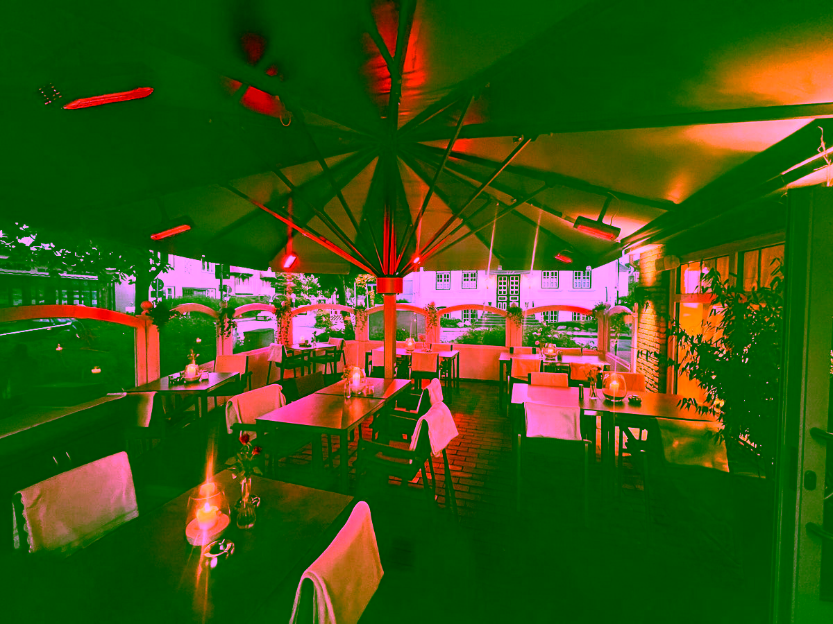 Terrasse Restaurant "Aram" Ostseite