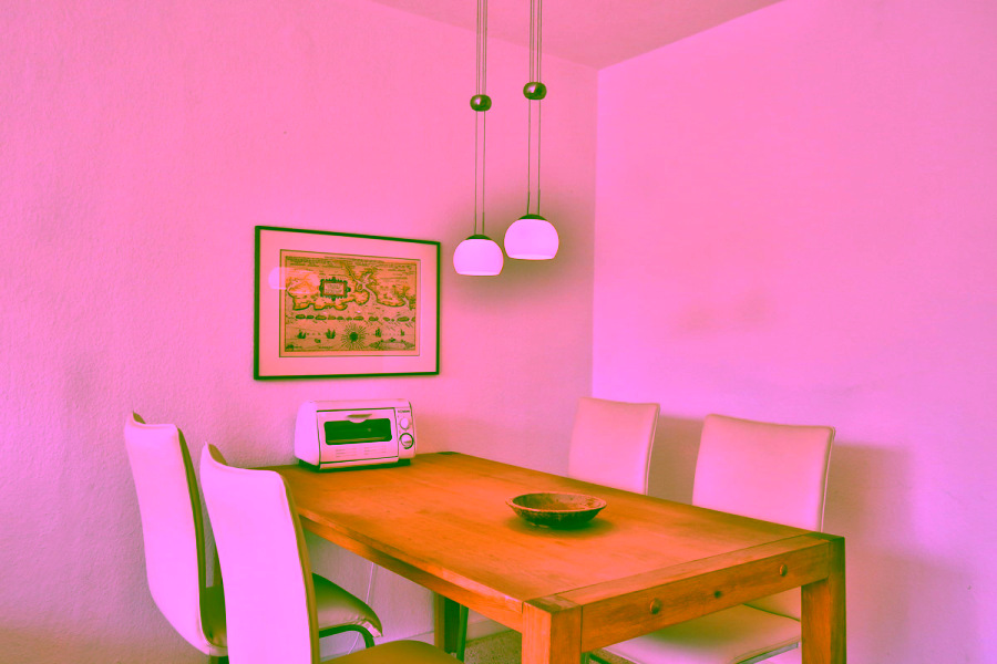 Klein und fein mit Balkon am Wahrzeichen von Wangerooge - Esstisch (9215)