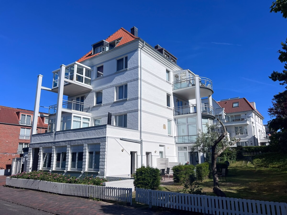 EG-Wohnung mit riesiger Terrasse und Top-Ausstattung