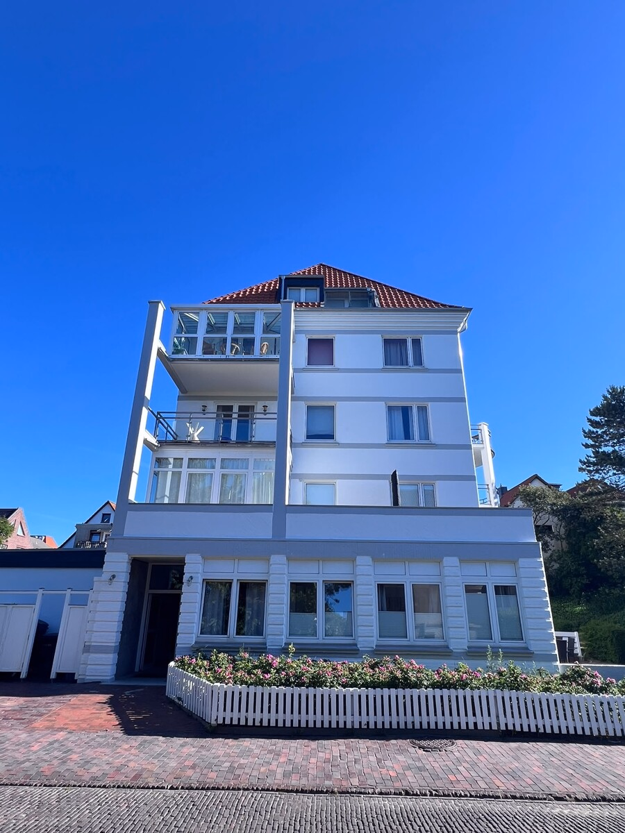 EG-Wohnung mit riesiger Terrasse und Top-Ausstattung