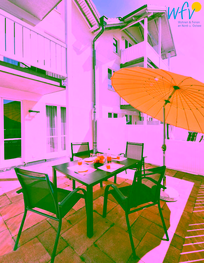 Helle 2-Zimmer-Ferienwohnung mit Tiefgarage und Keller - Balkon (9130)