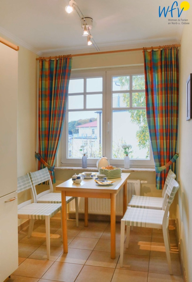 Gemütliche 2-Zimmer Wohnung in der Villa Mönchgut - Essbereich (31860)