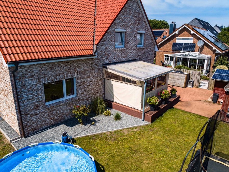 Attraktives Wohnhaus mit Teilung in 2 Wohneinheiten möglich. - Hausansicht (19327)
