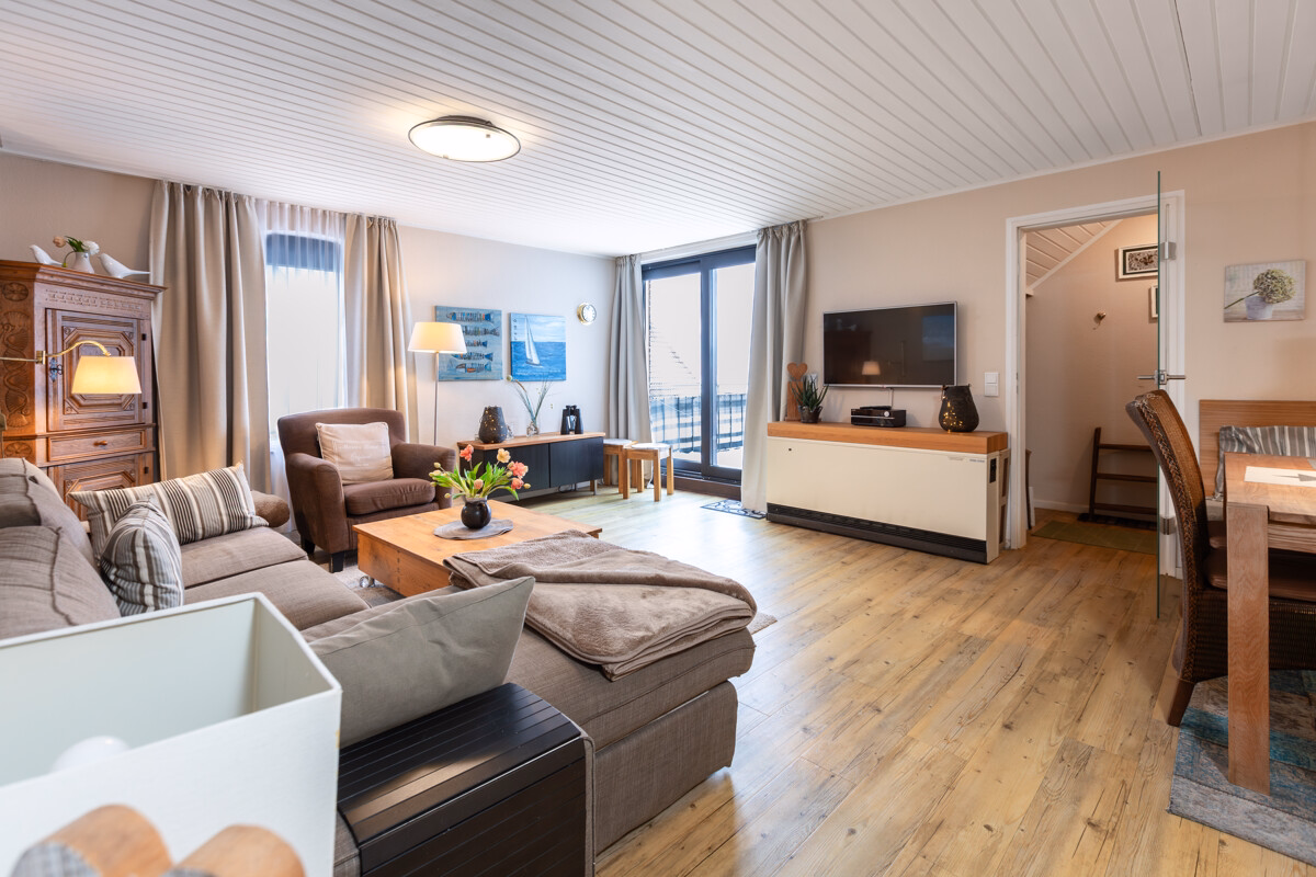 Komfortable Ferienwohnung mit Balkon und imposantem Blick auf Wattenmeer und Hafen